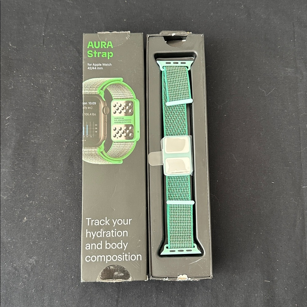 NWT ~ AURA STRAP 2 ~ 42/44 mm ~ Green